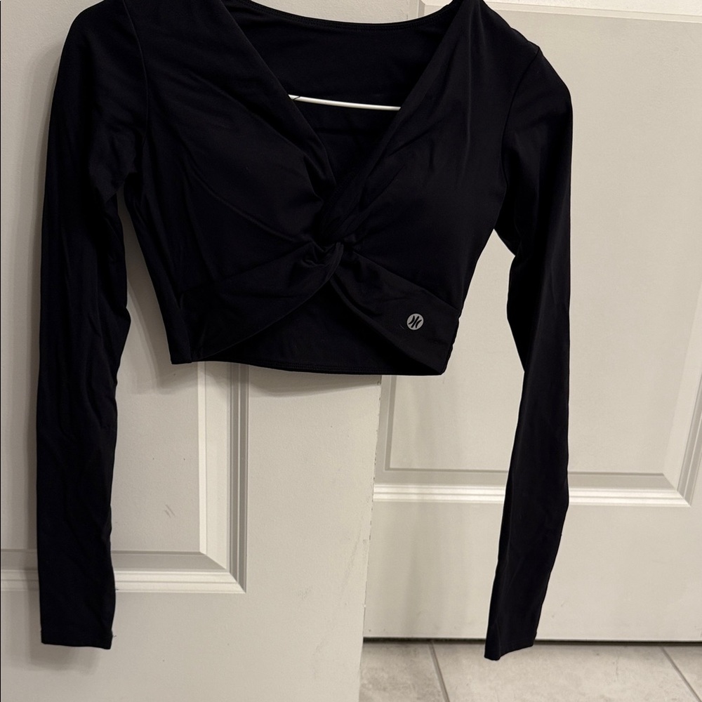 Black Long Sleeve Crop Top